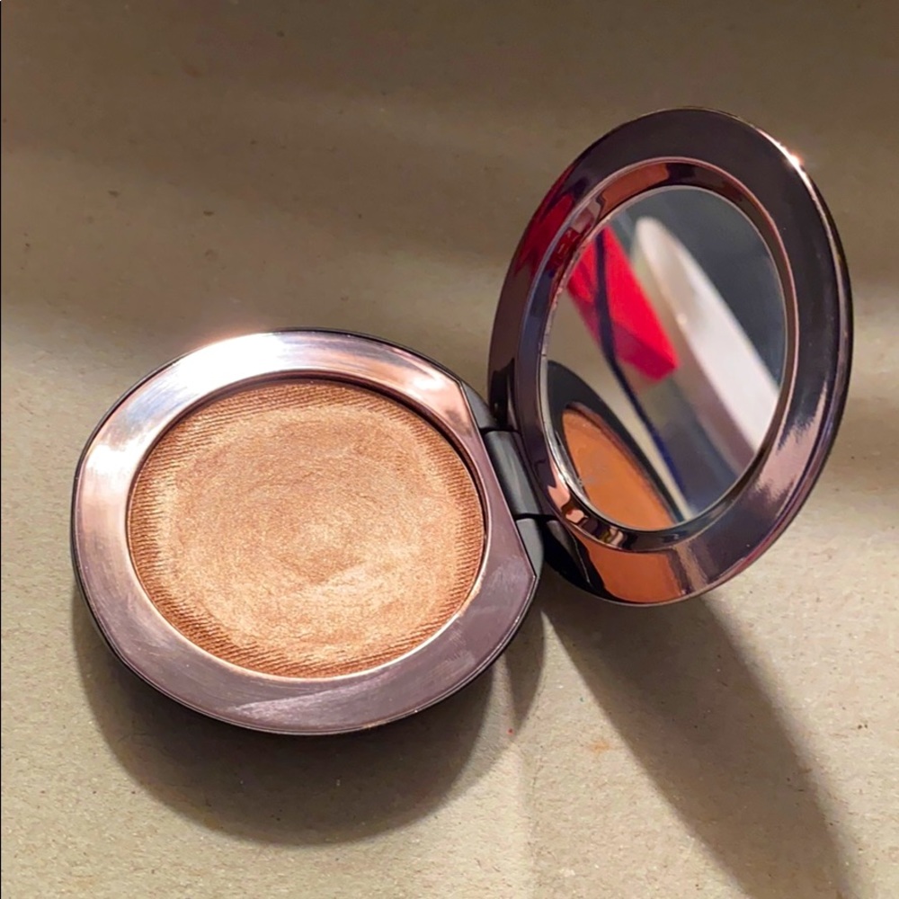 Westman Ateilier Peau de Peche Highlighter